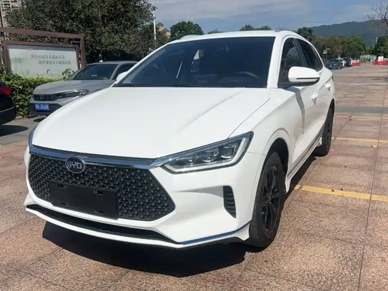 BYD e2