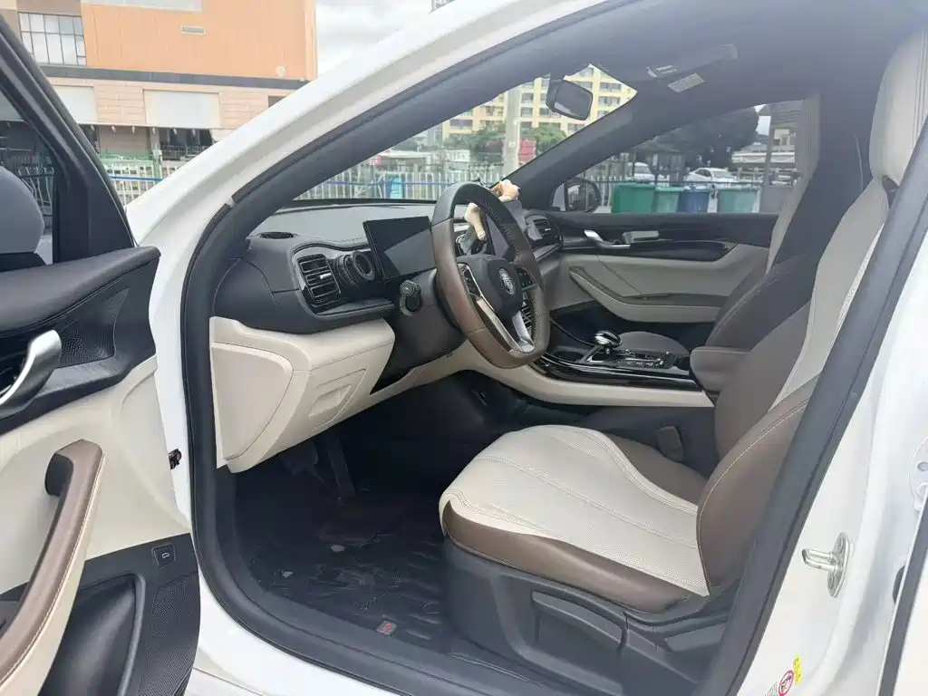 BYD Qin PLUS — фото 15