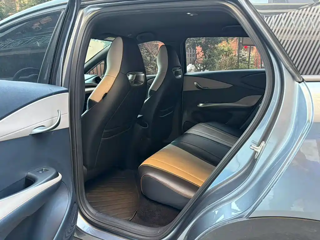 BYD Dolphin — фото 21
