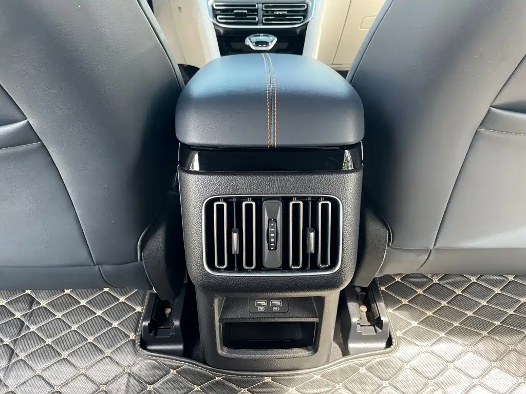 BYD PLUS New Energy — фото 16