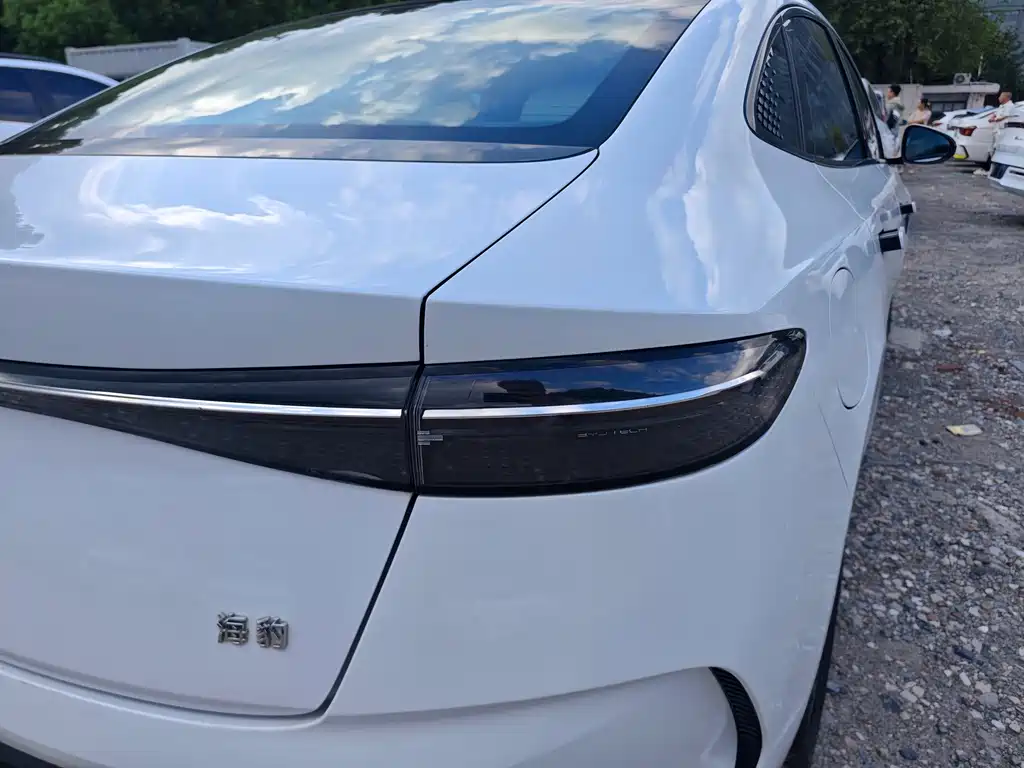 BYD Seal — фото 14