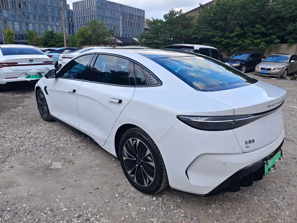 BYD Seal — фото 4