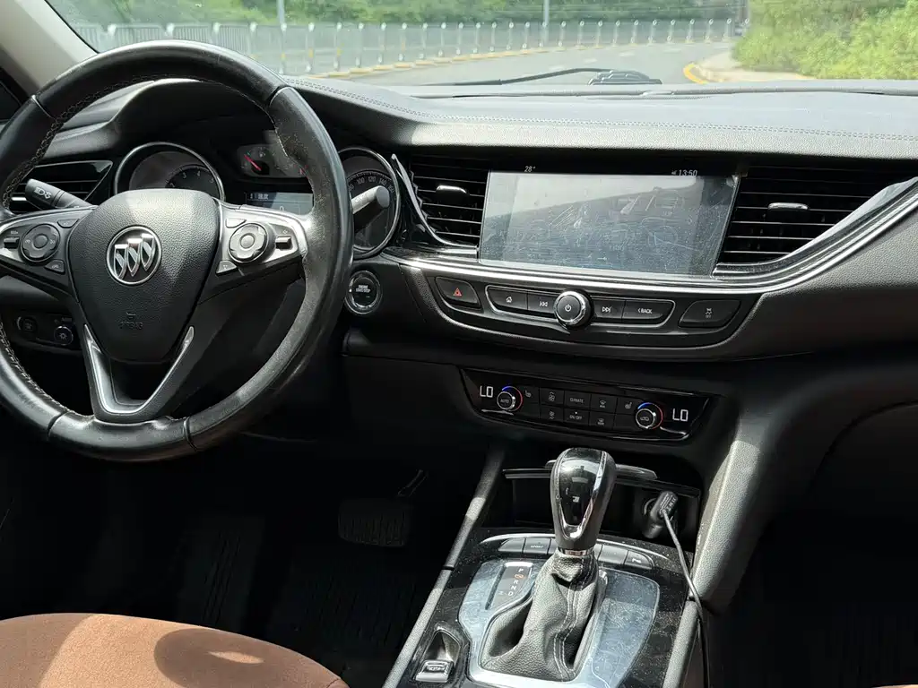 Buick Regal — фото 7