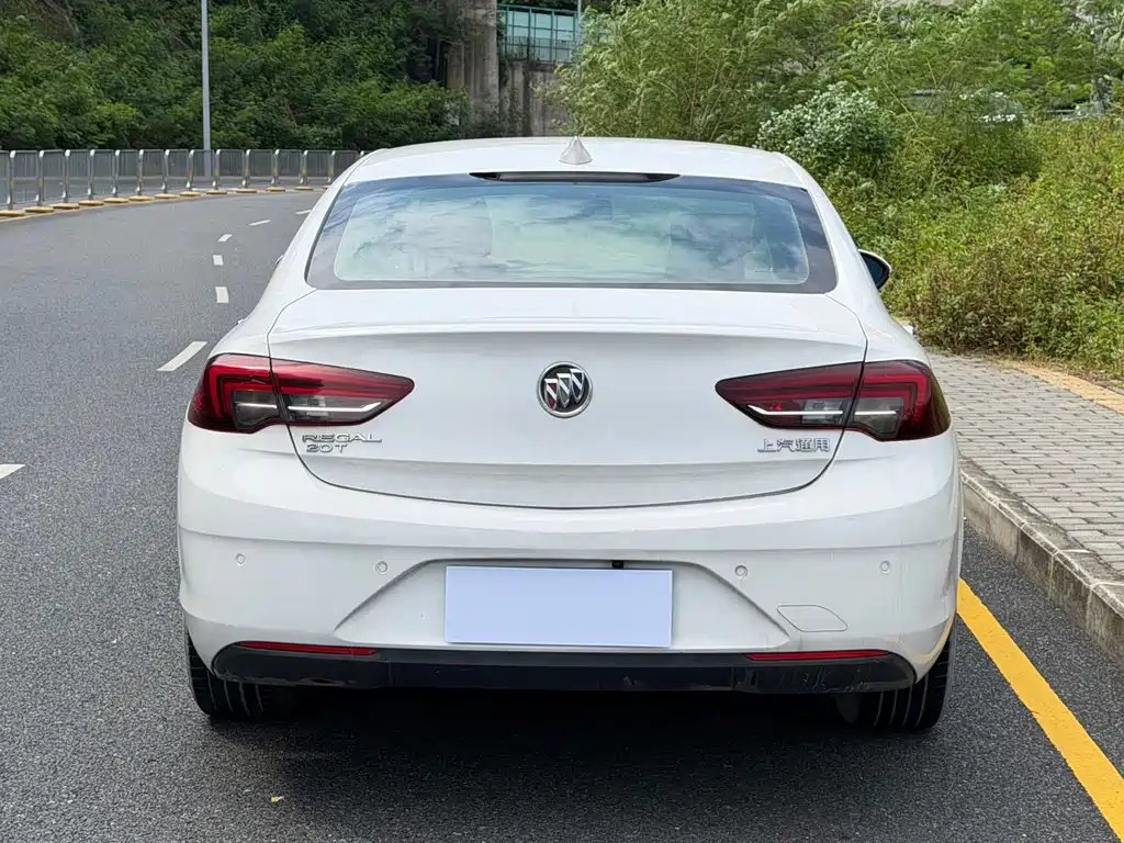 Buick Regal — фото 10