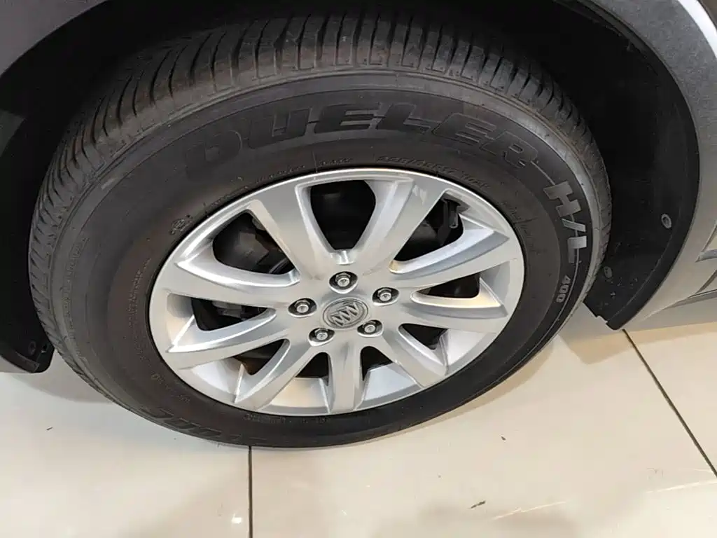 Buick Envision Plus — фото 23
