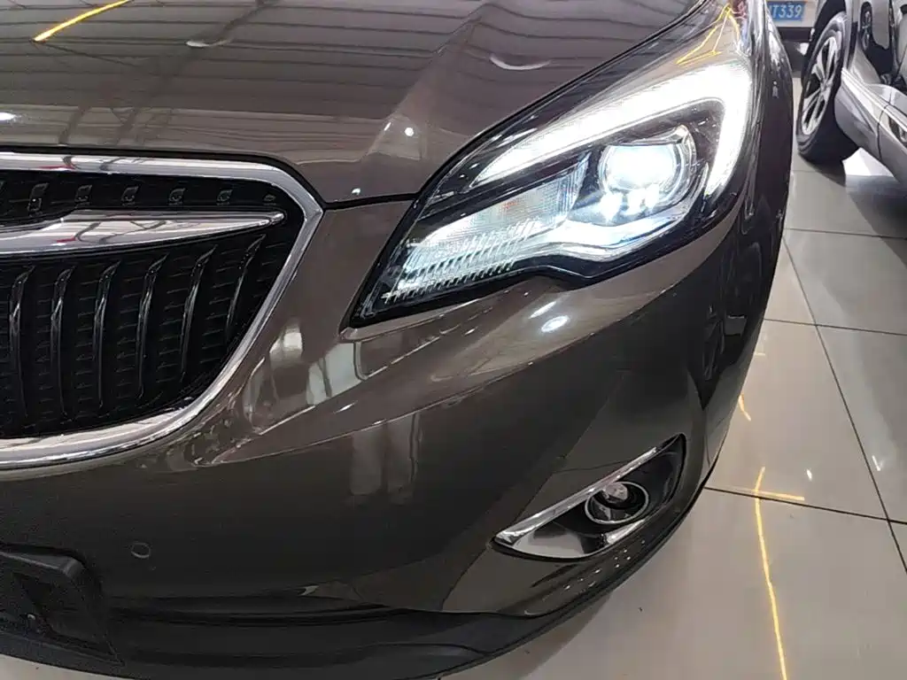 Buick Envision Plus — фото 24