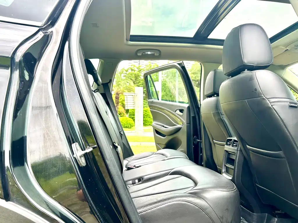 Buick Envision Plus — фото 14