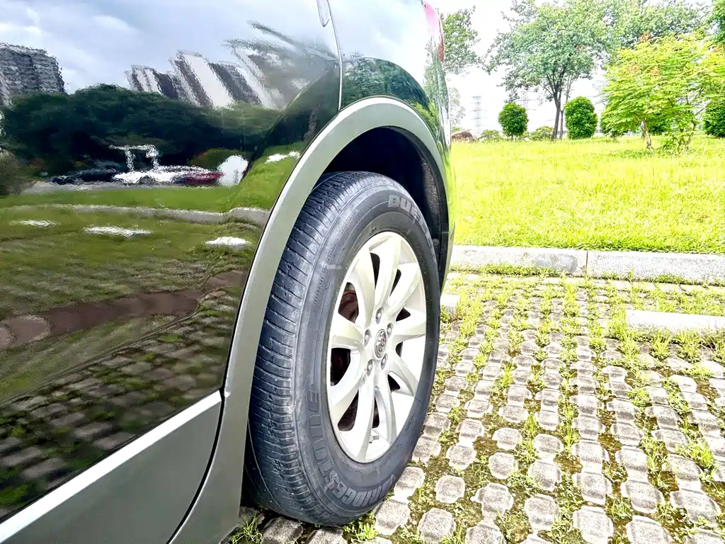 Buick Envision Plus — фото 19