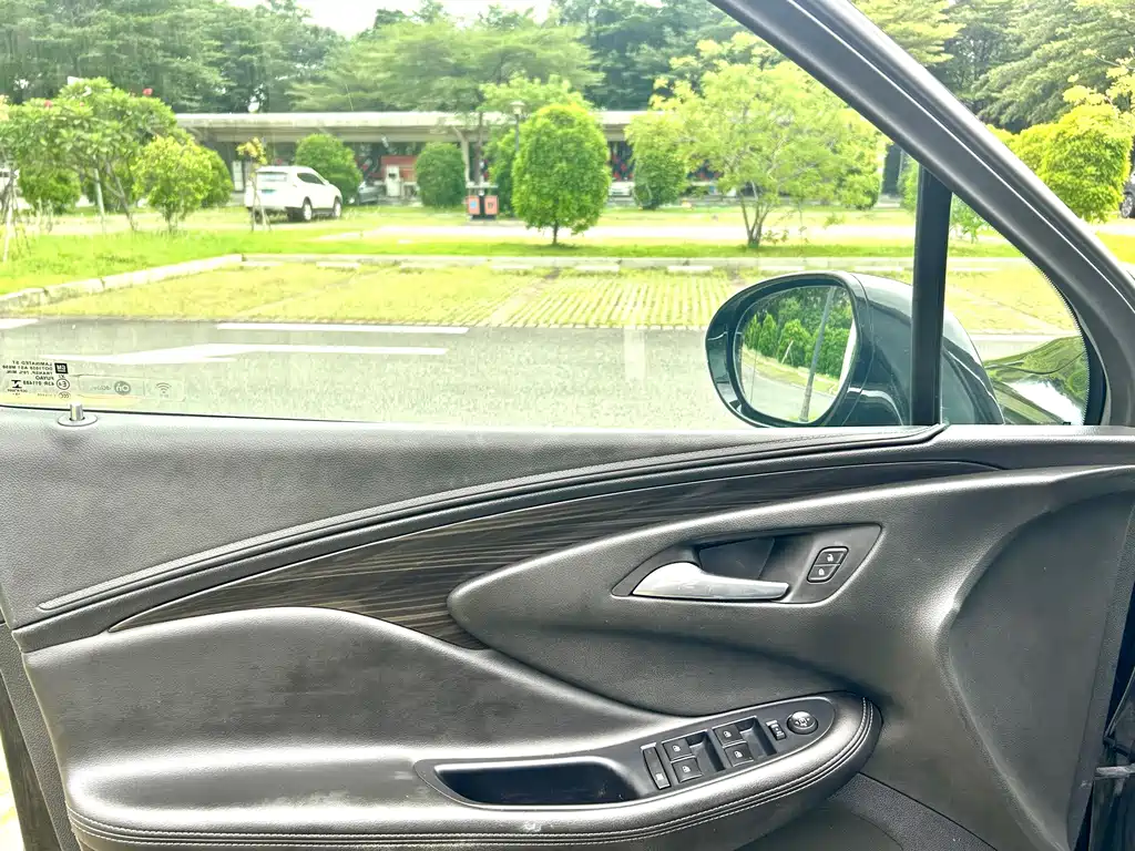 Buick Envision Plus — фото 10