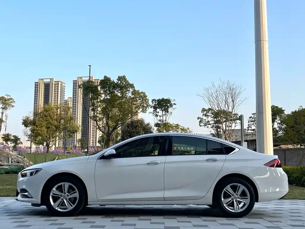 Buick Regal — фото 13