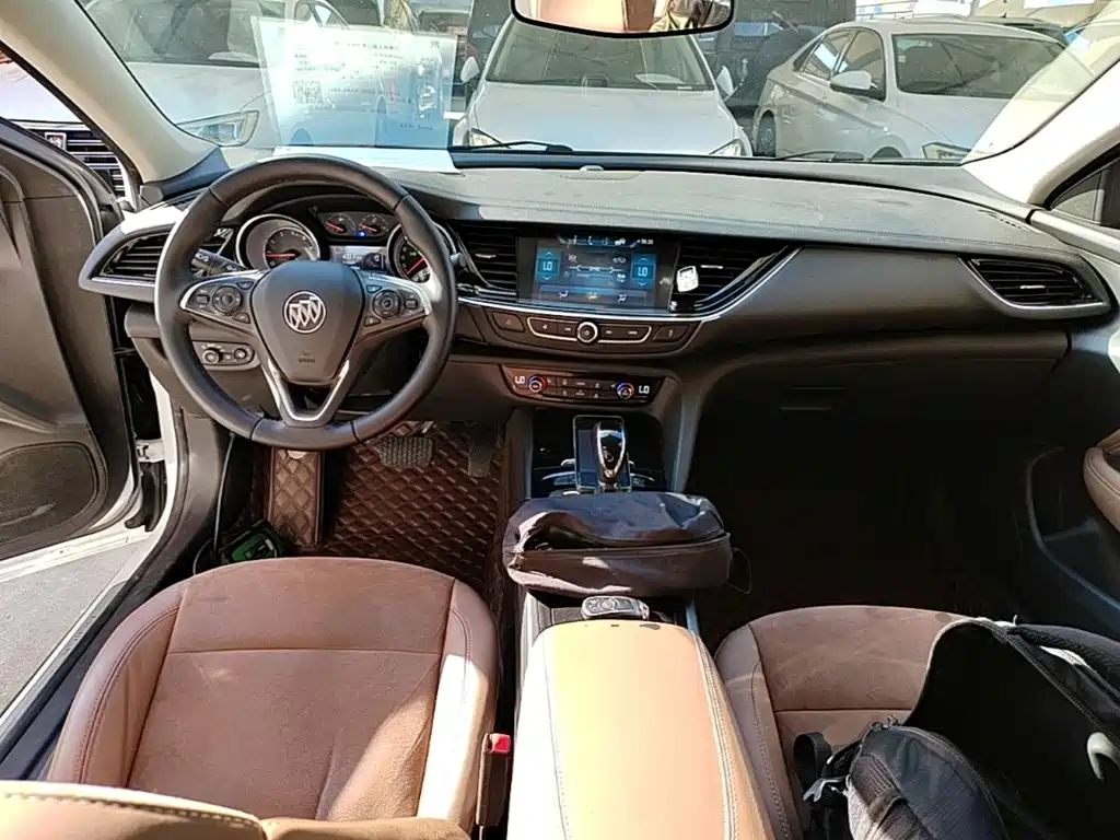 Buick Regal — фото 10