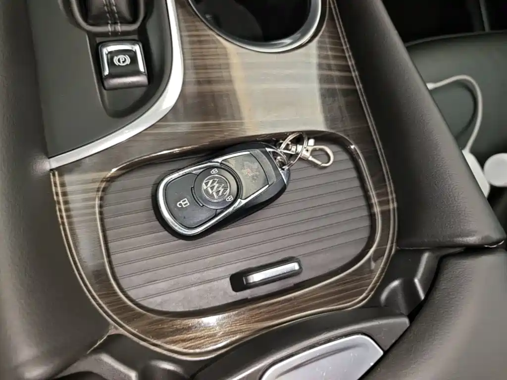 Buick Envision Plus — фото 9