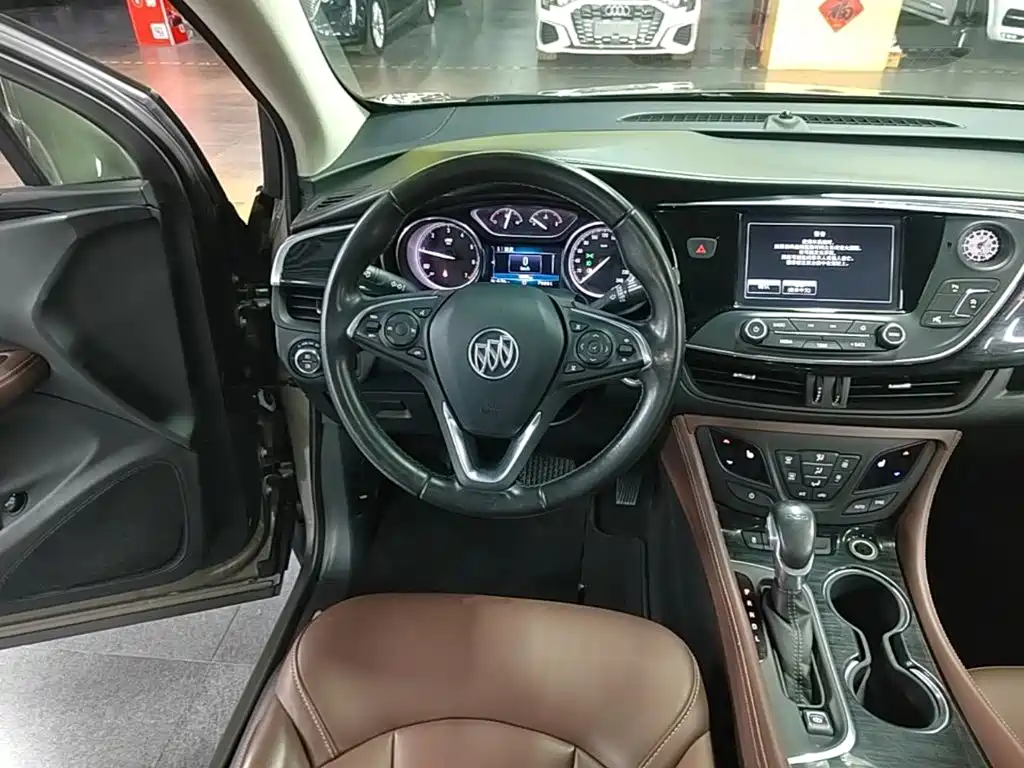 Buick Envision Plus — фото 11