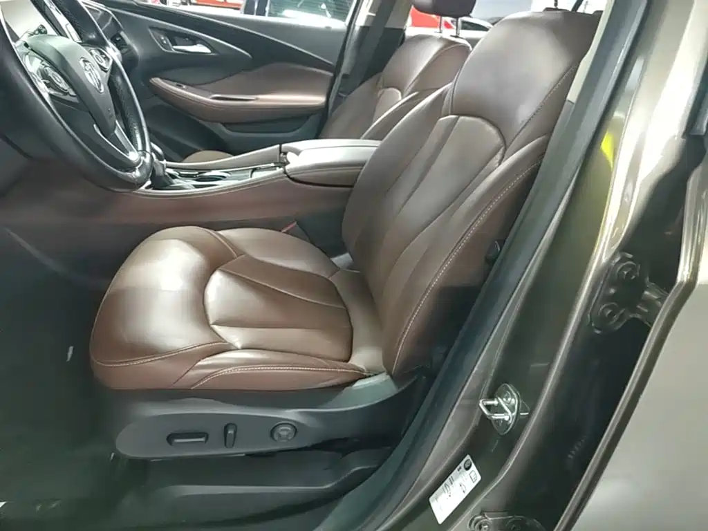 Buick Envision Plus — фото 15