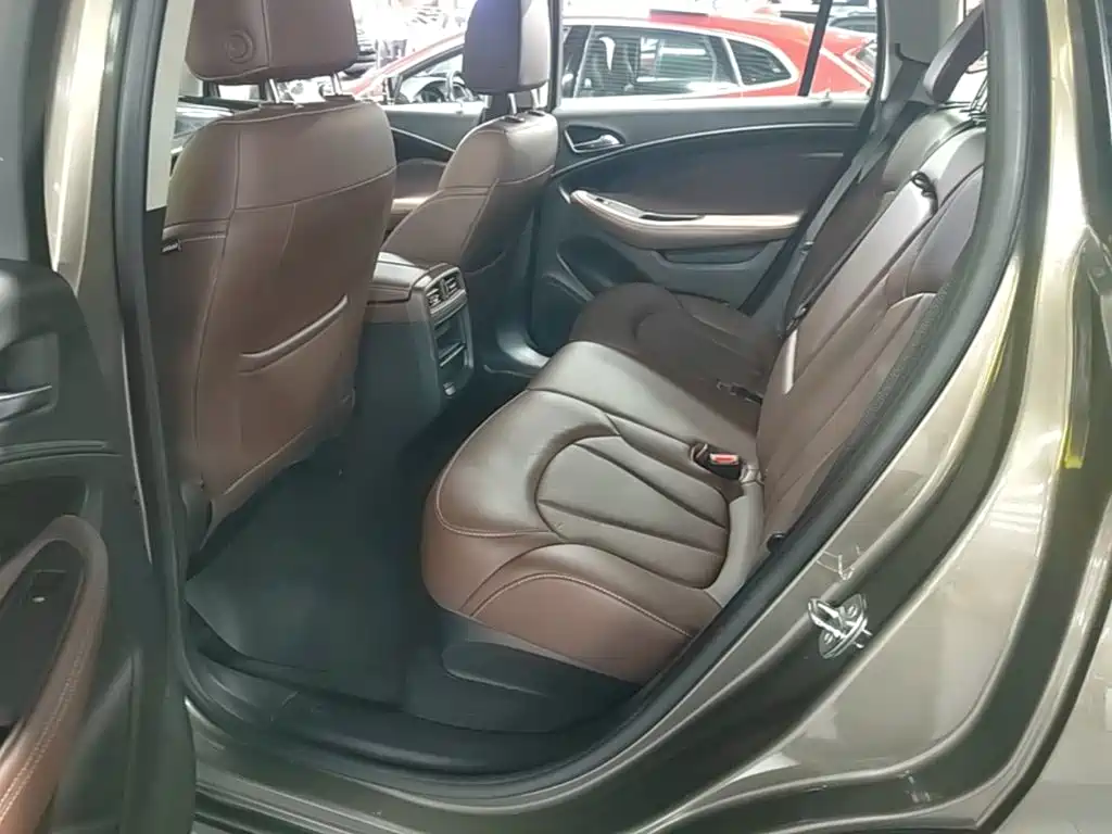 Buick Envision Plus — фото 17
