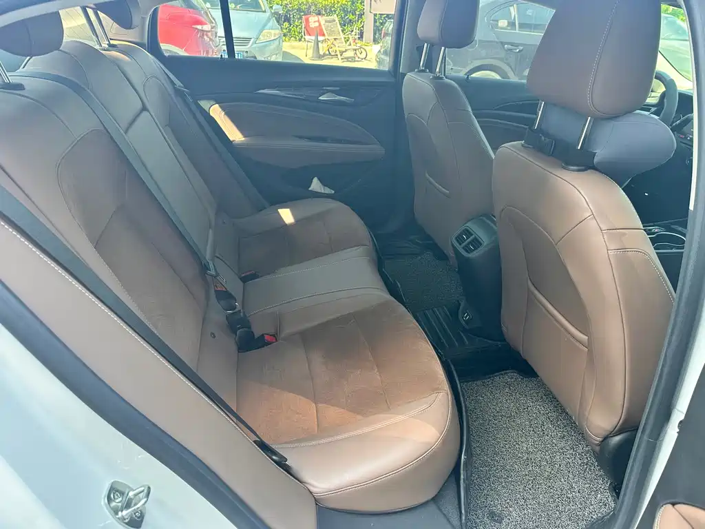 Buick Regal — фото 10