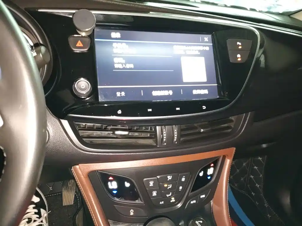 Buick Envision Plus — фото 13