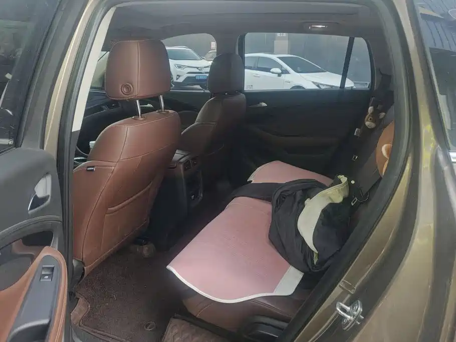 Buick Envision Plus — фото 11