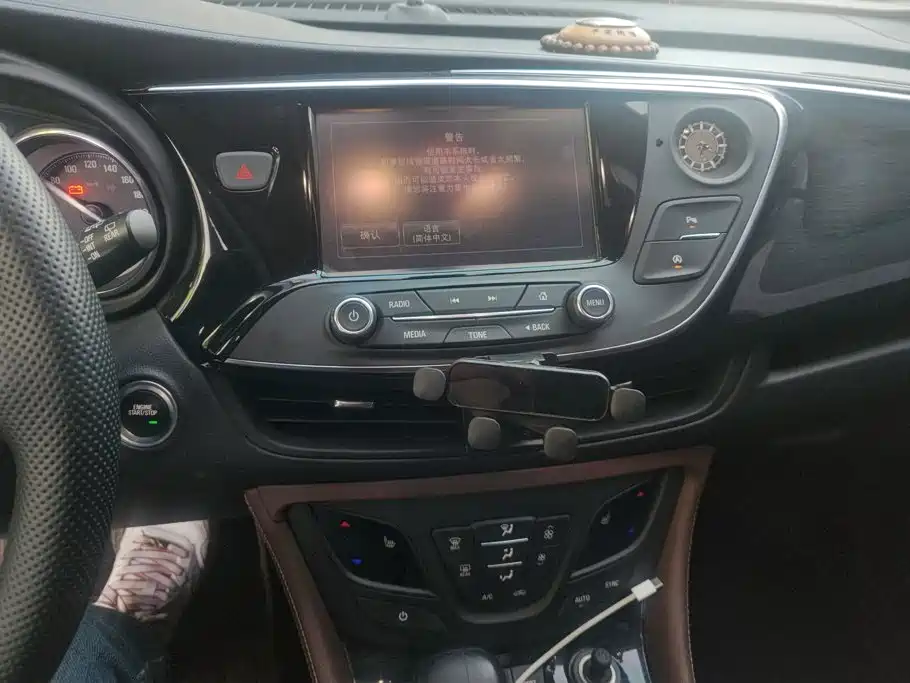 Buick Envision Plus — фото 13
