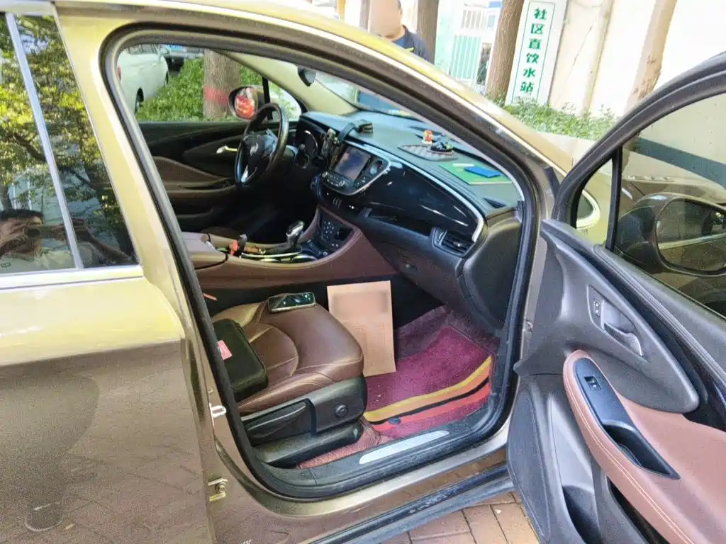 Buick Envision Plus — фото 19