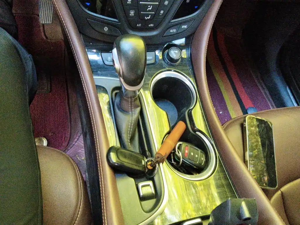 Buick Envision Plus — фото 10