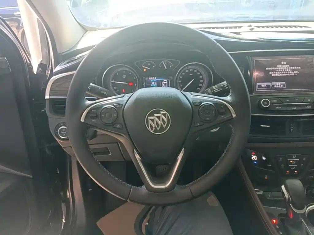 Buick Envision Plus — фото 11