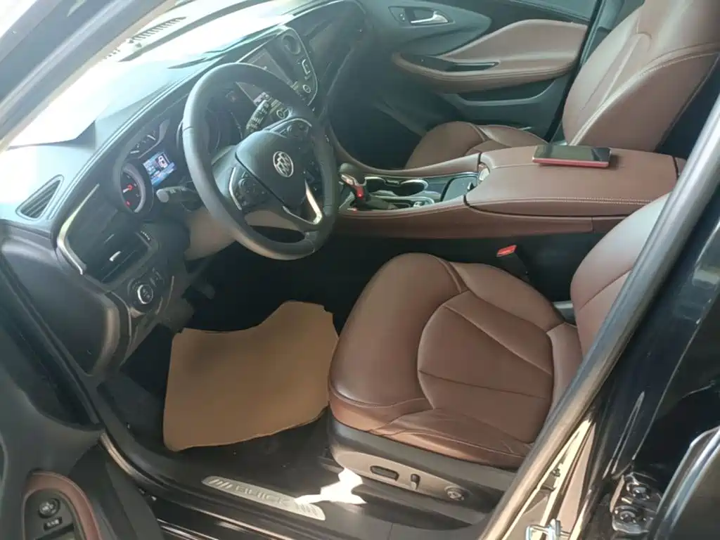 Buick Envision Plus — фото 15