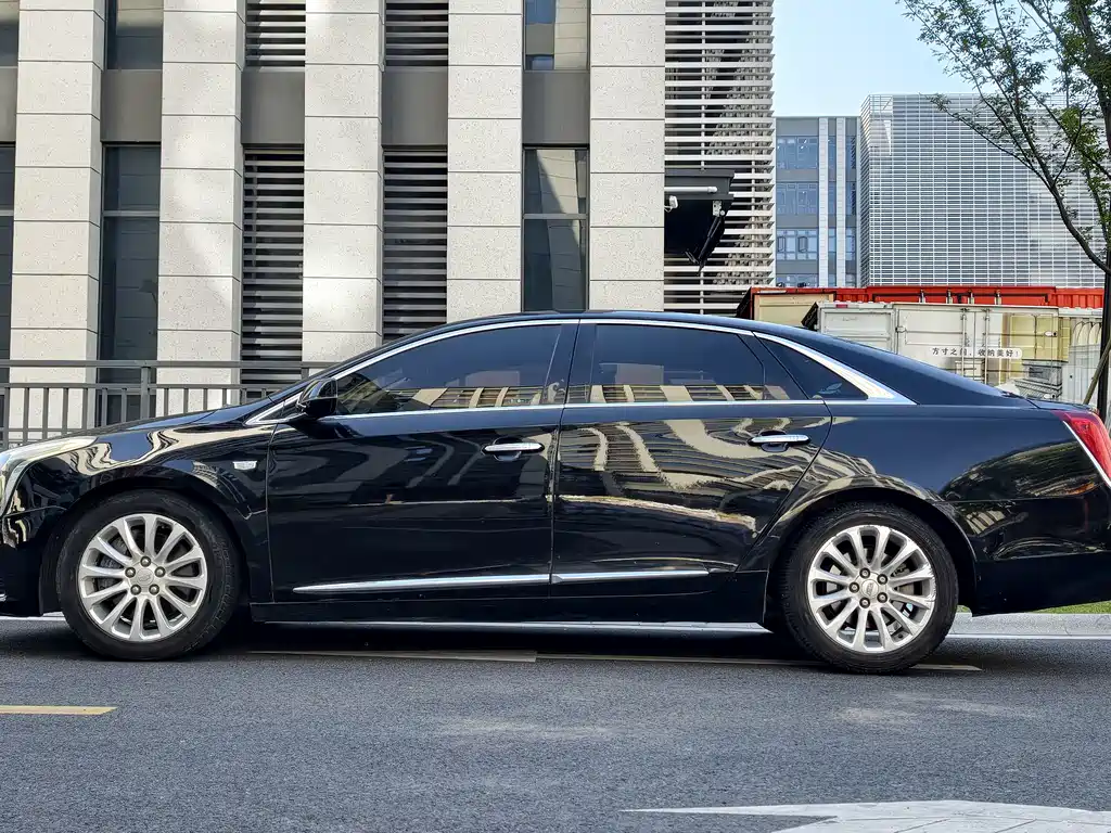 Cadillac XTS — фото 2