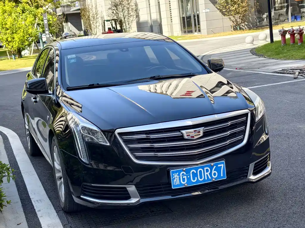 Cadillac XTS — фото 11