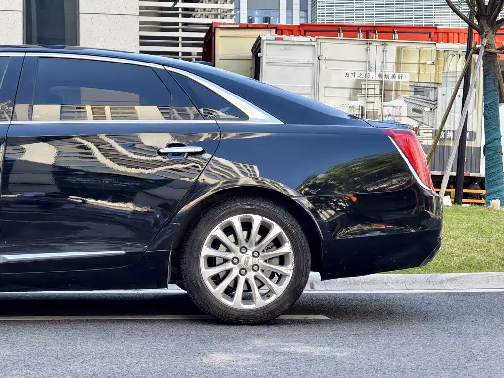 Cadillac XTS — фото 4