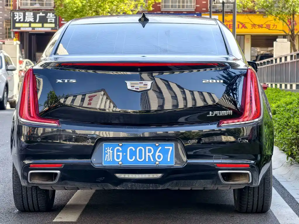 Cadillac XTS — фото 10