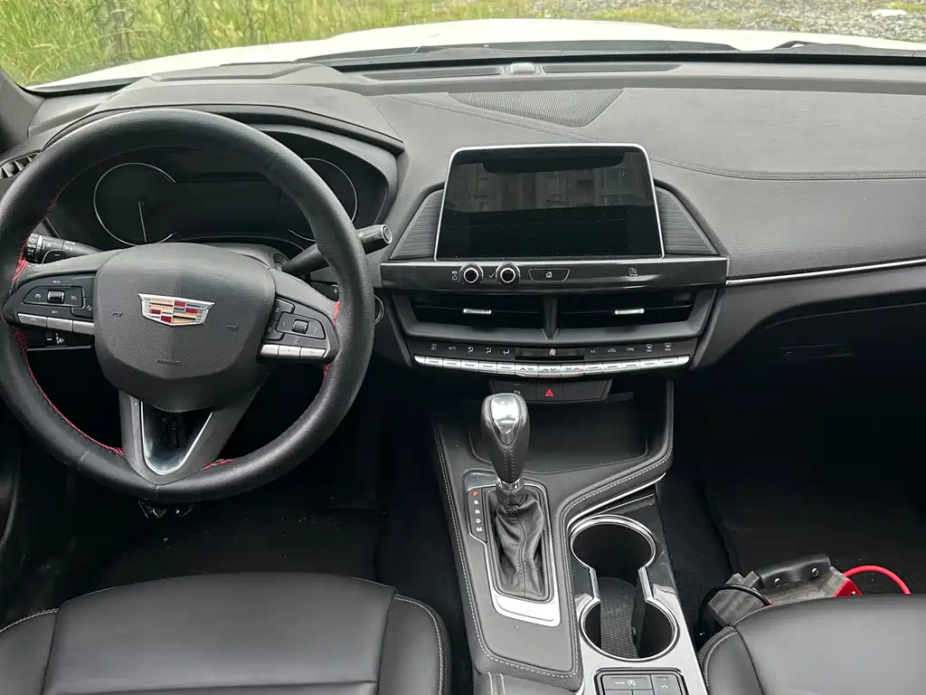 Cadillac CT4 — фото 4