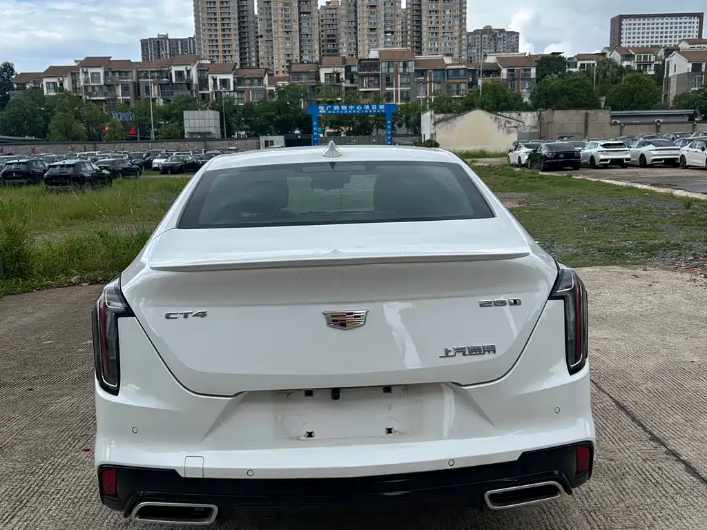 Cadillac CT4 — фото 8