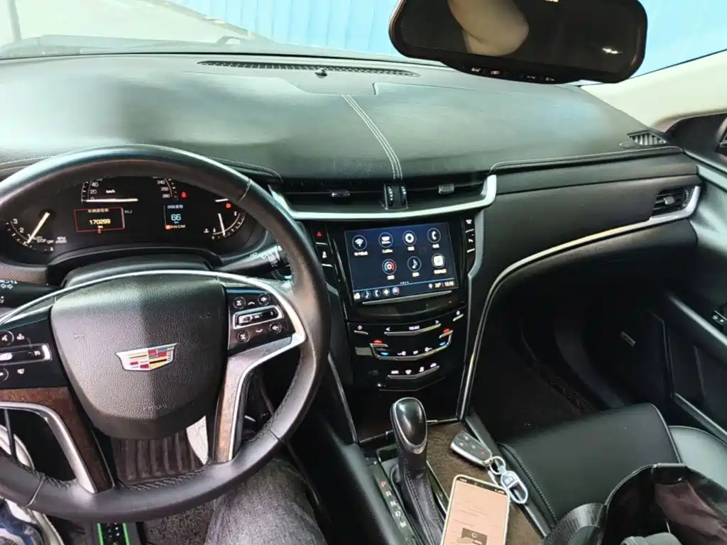 Cadillac XTS — фото 10