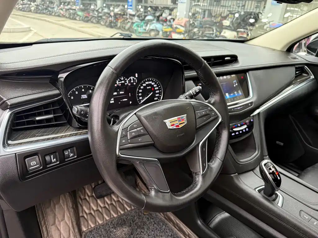 Cadillac XT5 — фото 5
