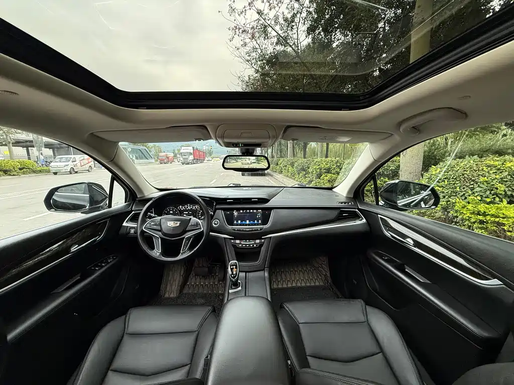Cadillac XT5 — фото 6