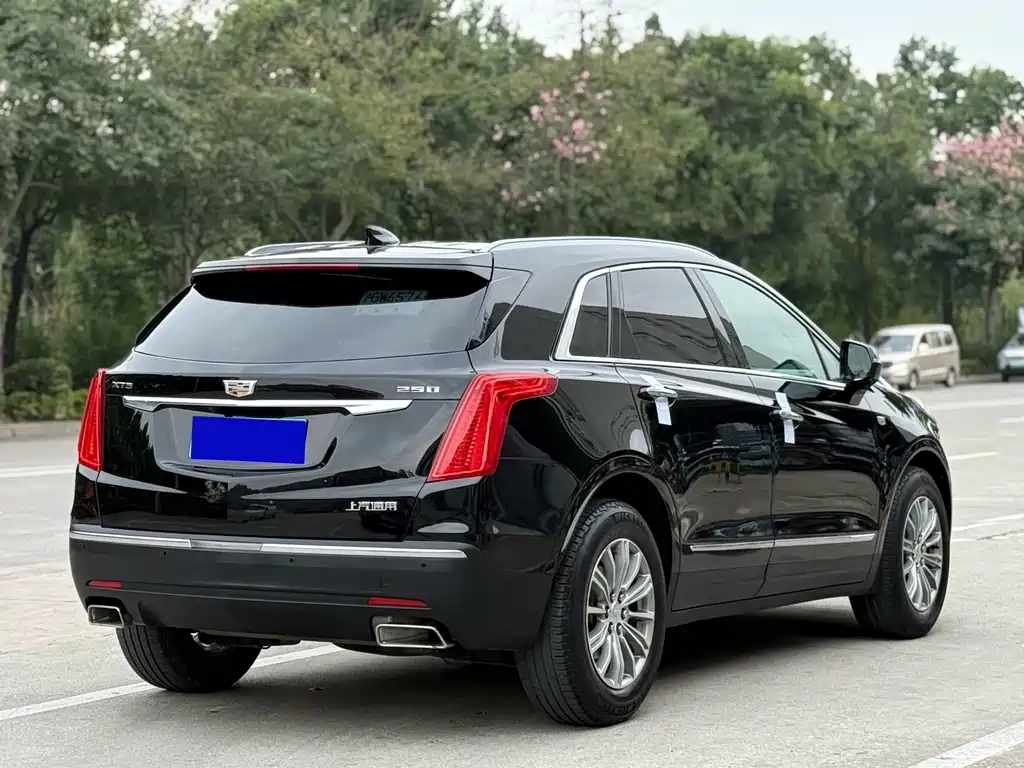 Cadillac XT5 — фото 9