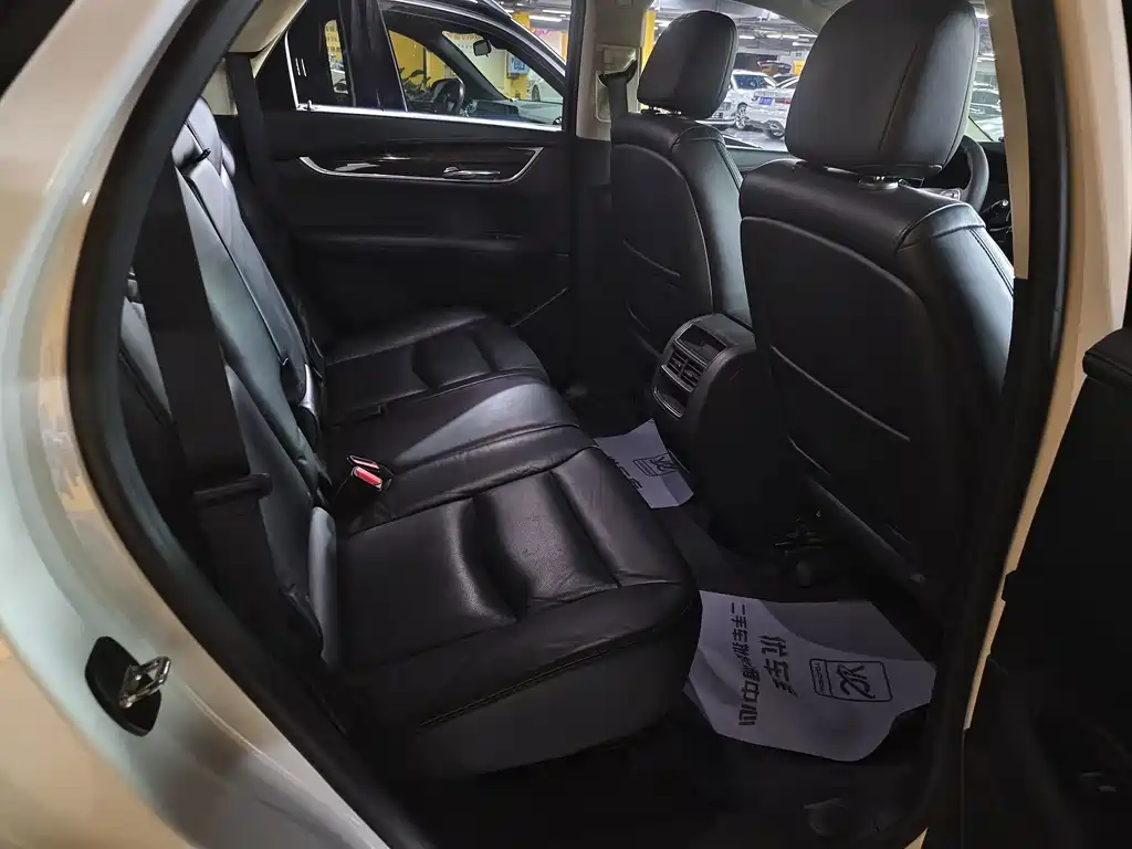 Cadillac XT5 — фото 6