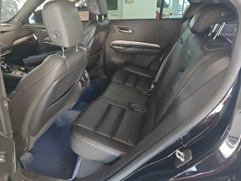 Cadillac XT4 — фото 17