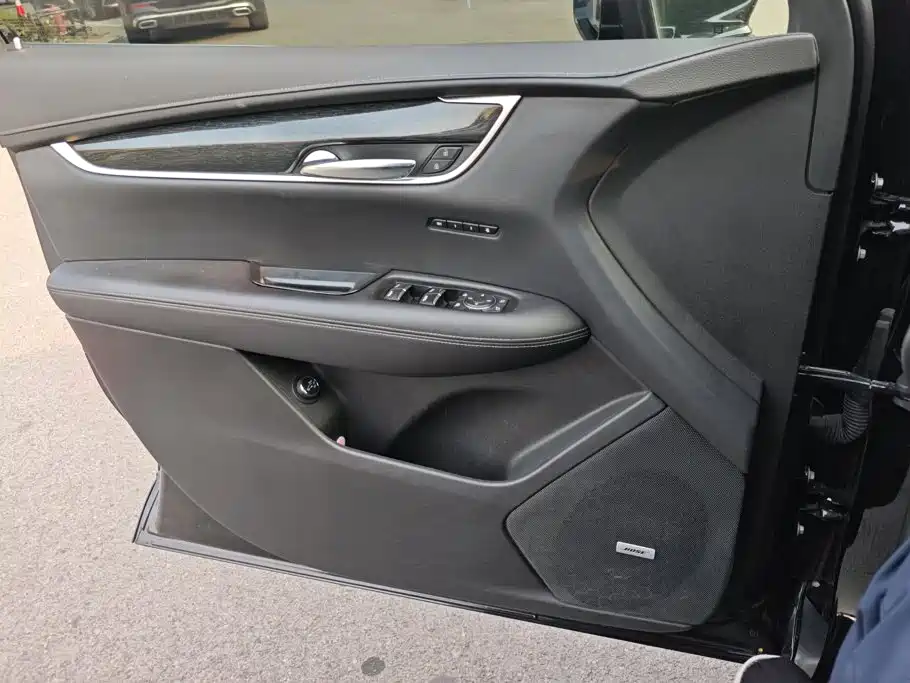 Cadillac XT5 — фото 7
