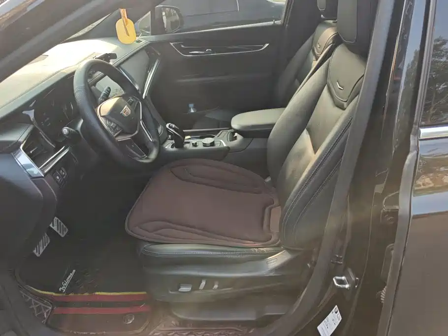 Cadillac XT5 — фото 9