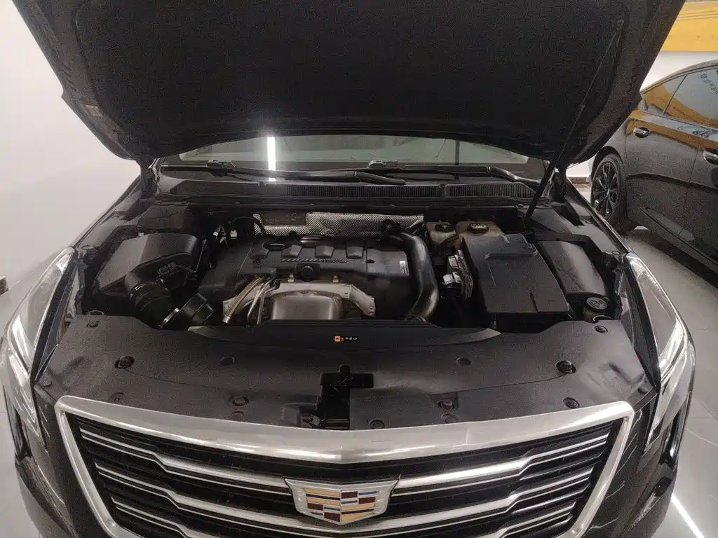 Cadillac XTS — фото 16
