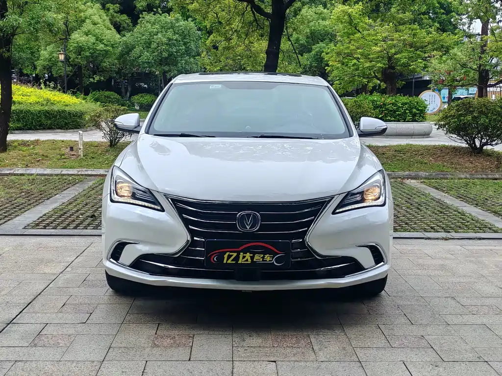 Changan Eado — фото 2