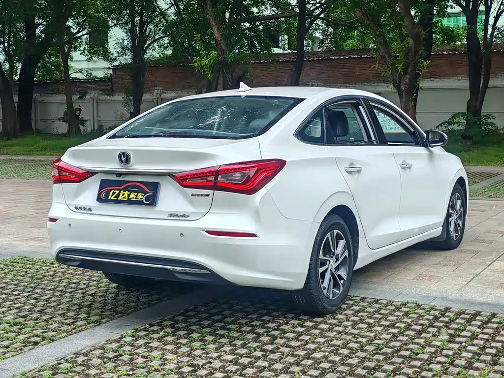 Changan Eado — фото 28