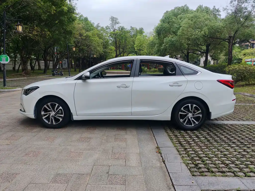 Changan Eado — фото 31