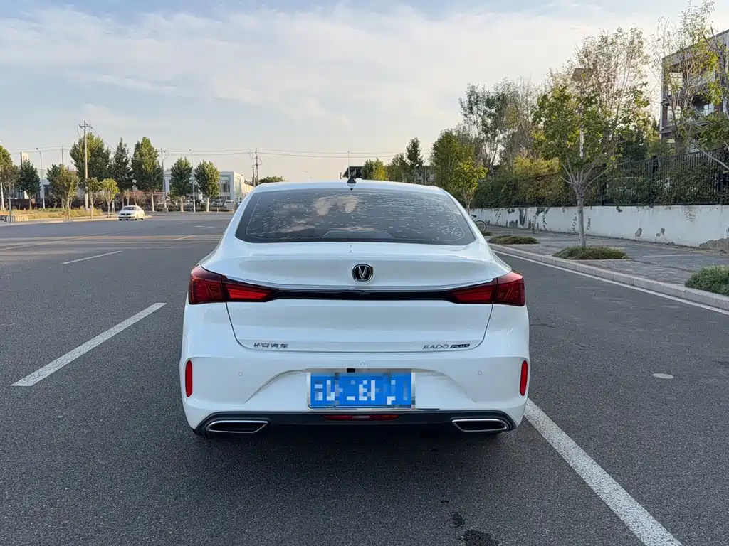 Changan Eado — фото 5