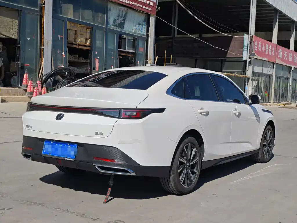 Changan Eado — фото 5