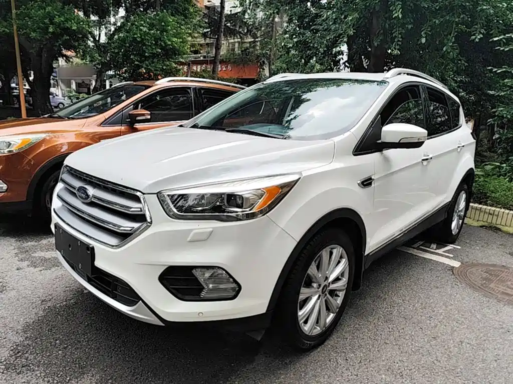 Ford Kuga — фото 2