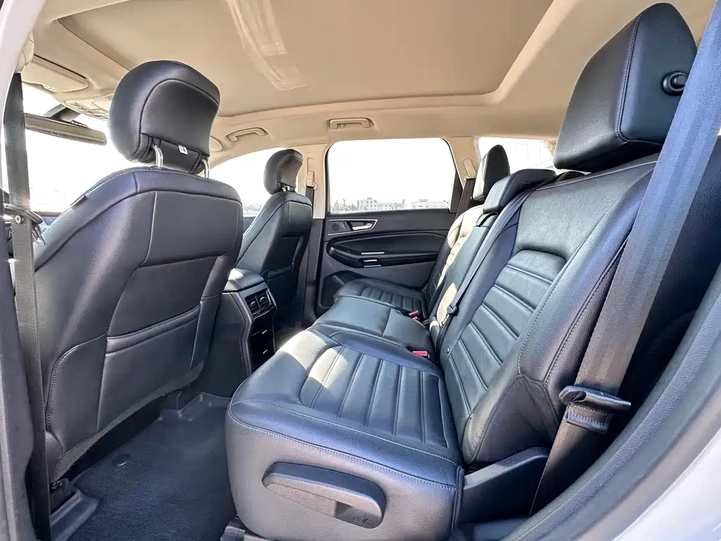 Ford Edge — фото 5