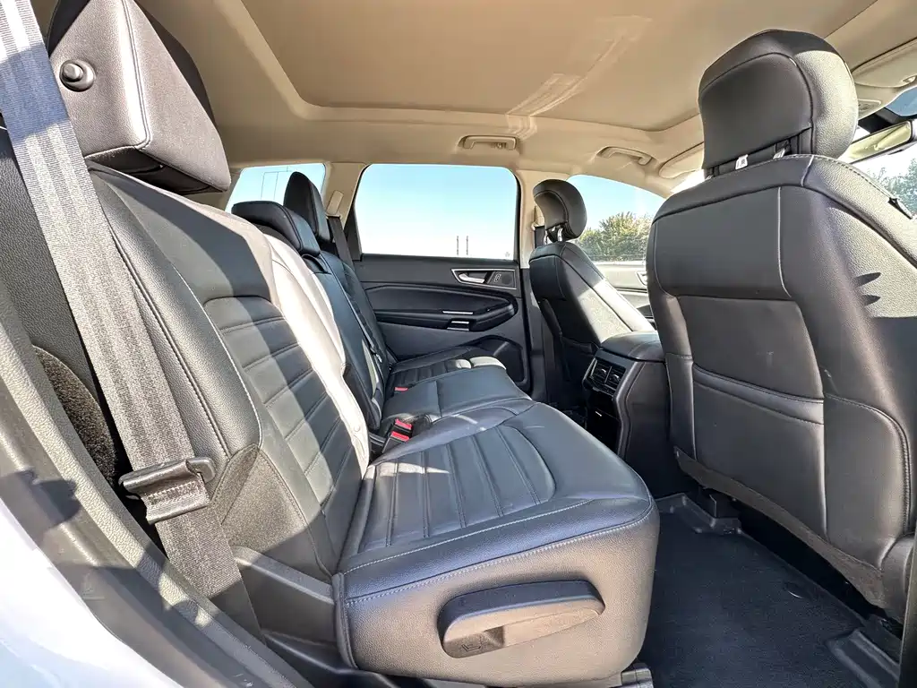 Ford Edge — фото 9